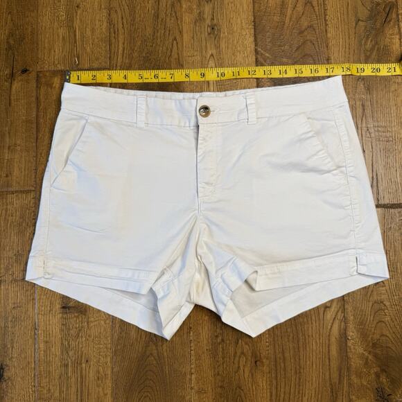 Lot of 2 Old Navy Everyday Mid Rise Shorts, Size 12, White and Black, 4" Inseam - Picture 3 of 11